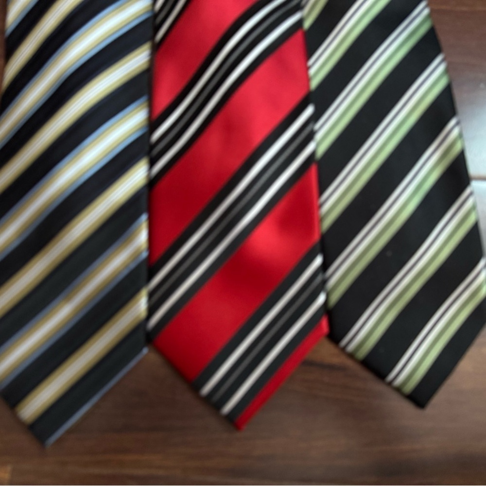 BERGAMO New York Elegant Striped Ties Trio - Red, Black, Green